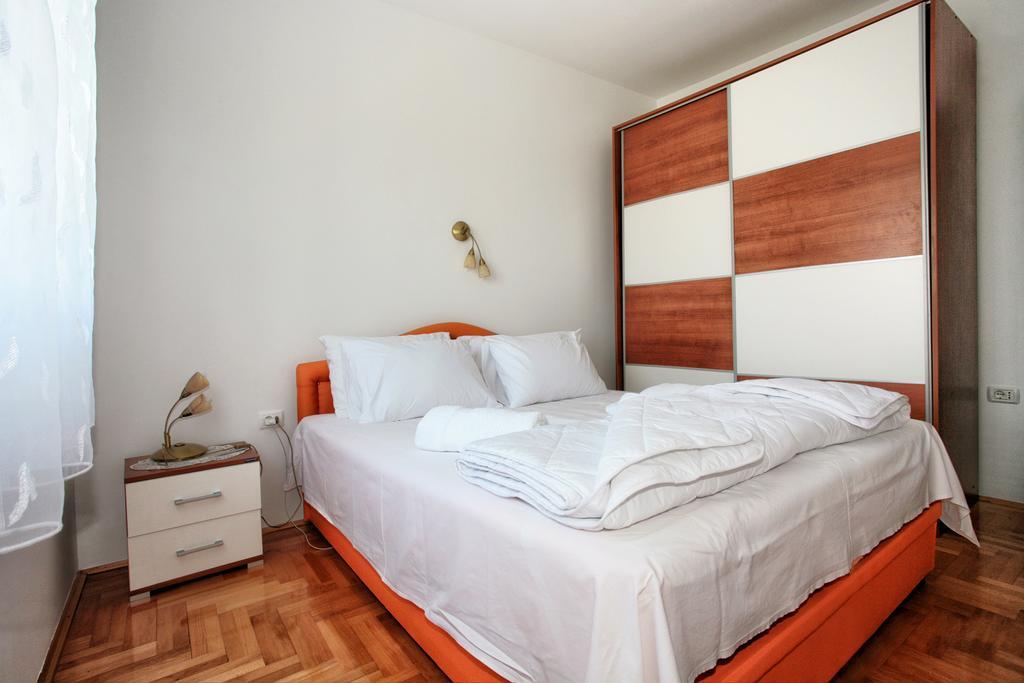 Apartments Villa Happy Mrcevac Exterior foto