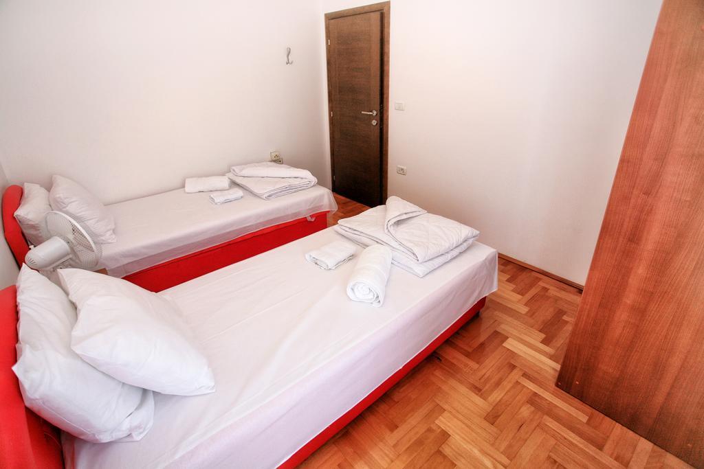 Apartments Villa Happy Mrcevac Exterior foto