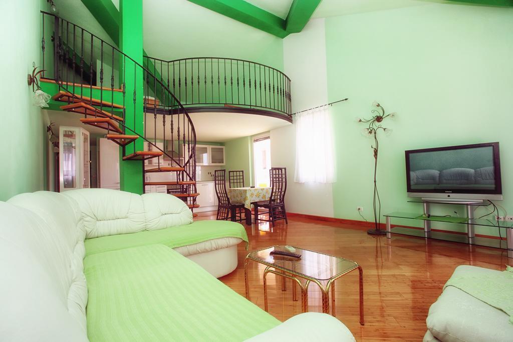 Apartments Villa Happy Mrcevac Exterior foto
